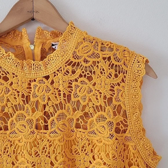 Nanette Lepore Marigold Yellow Lined Lace Sleeveless Blouse Size Large - Picture 2 of 8